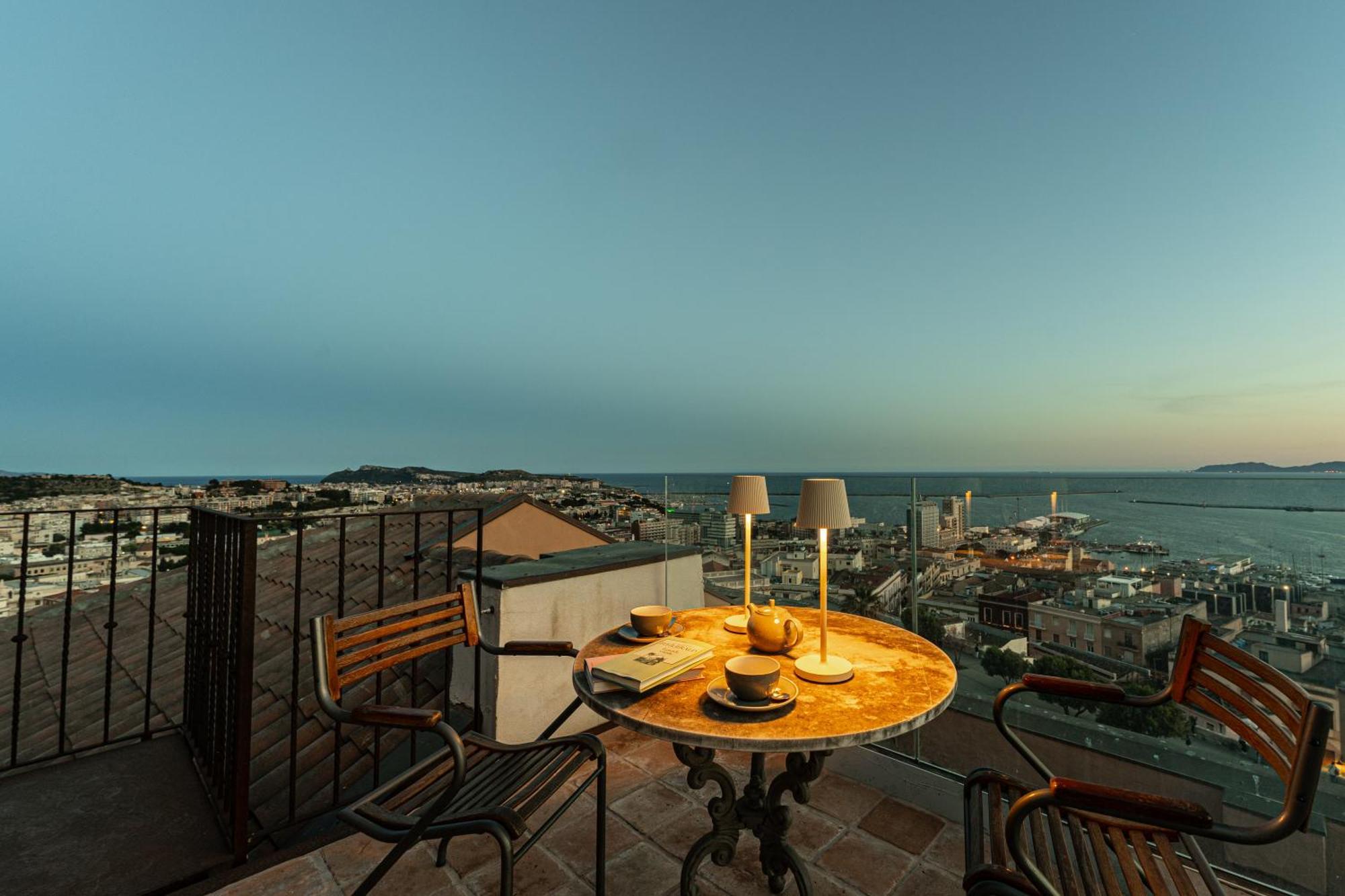 Palazzo Boyl 1840 Hotell Cagliari Eksteriør bilde